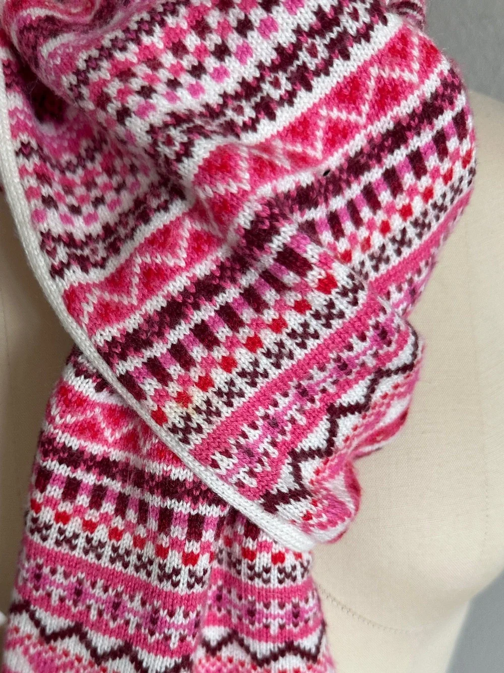 Draper James Fair isle Skinny Scarf Pink Burgundy Cream  80”x7” - Picture 5 of 8